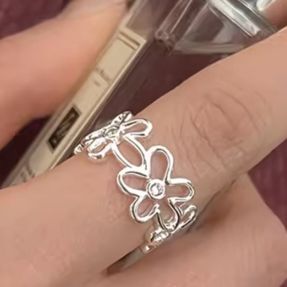 Adjustable Silver Flower Ring Size 6.5/7 - Picture 2 of 4